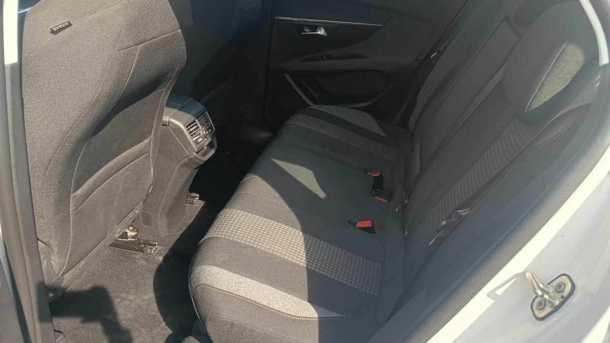 Peugeot 3008 1.5 HDI 130CV EAT8 Business